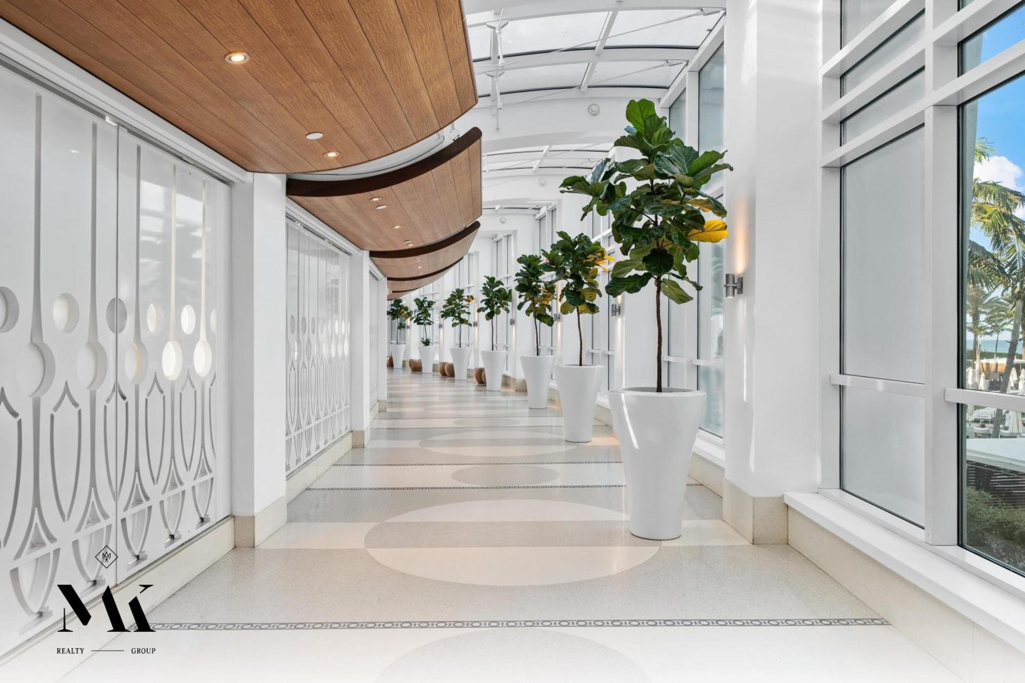 Fontainebleau Resort Balcony W Ocean And City View Miami Beach Exterior photo